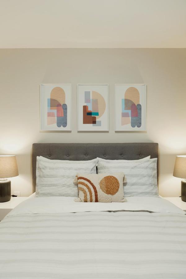 Apartment Modern, Luxurious Near Downtown Ottawa